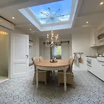 Bed And Breakfast Amsterdam 4*