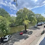 Bed And Breakfast Amsterdam Alojamento de Acomodação e Pequeno-almoço 4*