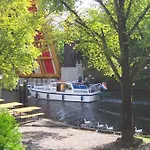 Bed And Breakfast Amsterdam Alojamento de Acomodação e Pequeno-almoço