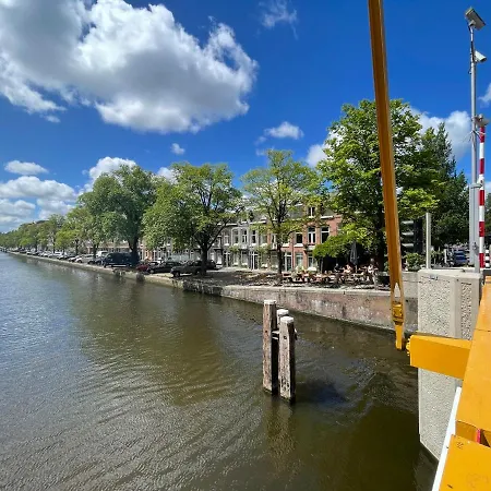 Bed And Breakfast Amsterdam 4*