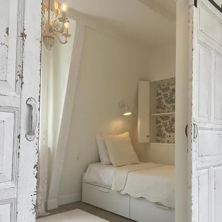 Bed And Breakfast Amsterdam أمستردام