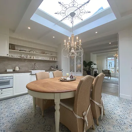 Bed And Breakfast Amsterdam 4*