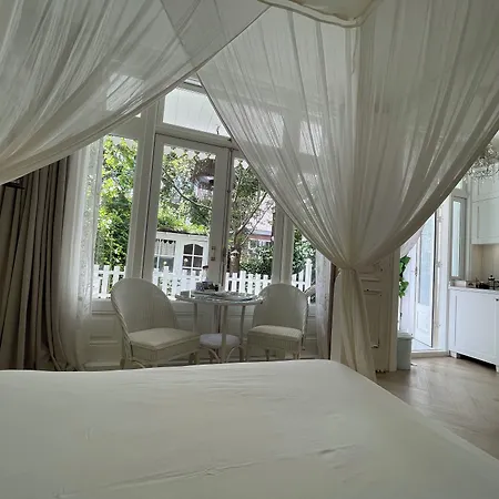 Bed And Breakfast Amsterdam 阿姆斯特丹