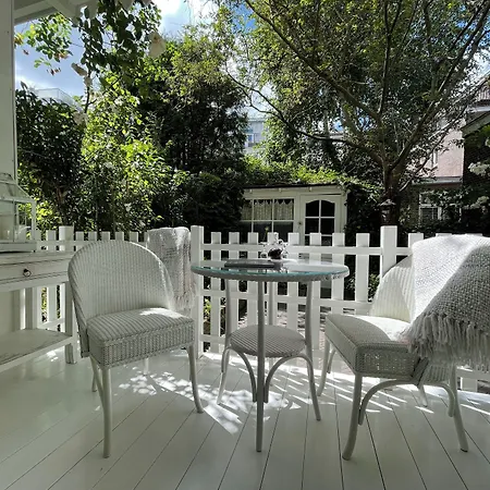 Bed And Breakfast Amsterdam 4* 阿姆斯特丹