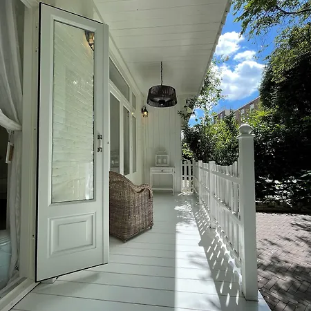 Bed And Breakfast Amsterdam 4* أمستردام