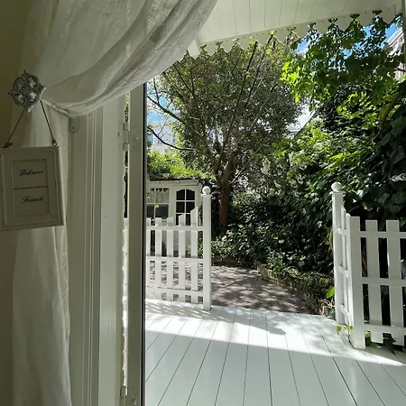 Bed And Breakfast Amsterdam 4* Amsterdam