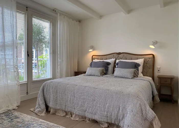 Bed And Breakfast Amsterdam