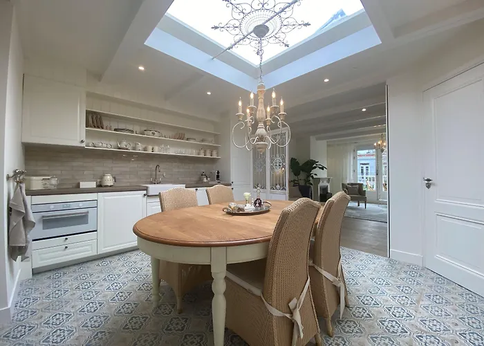 Bed And Breakfast Amsterdam 4*