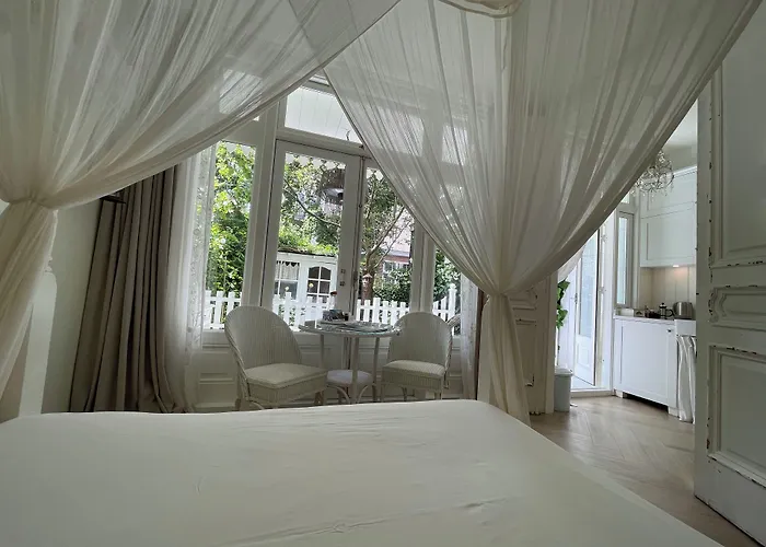 Bed And Breakfast Amsterdam Amsterdam