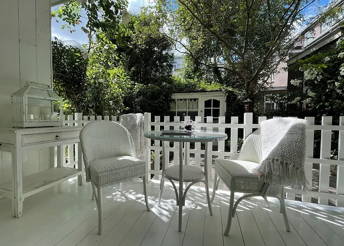 Bed And Breakfast Amsterdam 4* Amsterdam