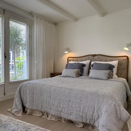 Bed And Breakfast Amsterdam